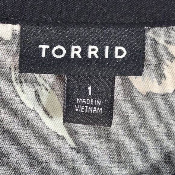 Torrid Floral Button Front Collared Midi Shirt Dress 3/4 Sleeve Black Size 1 - Picture 4 of 16